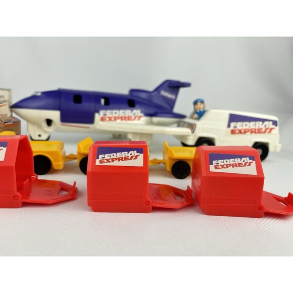 Vintage‎ 1984 PlaySkool Air Cargo Playset #295 Federal Express FedEx Plane Van - Picture 7 of 15